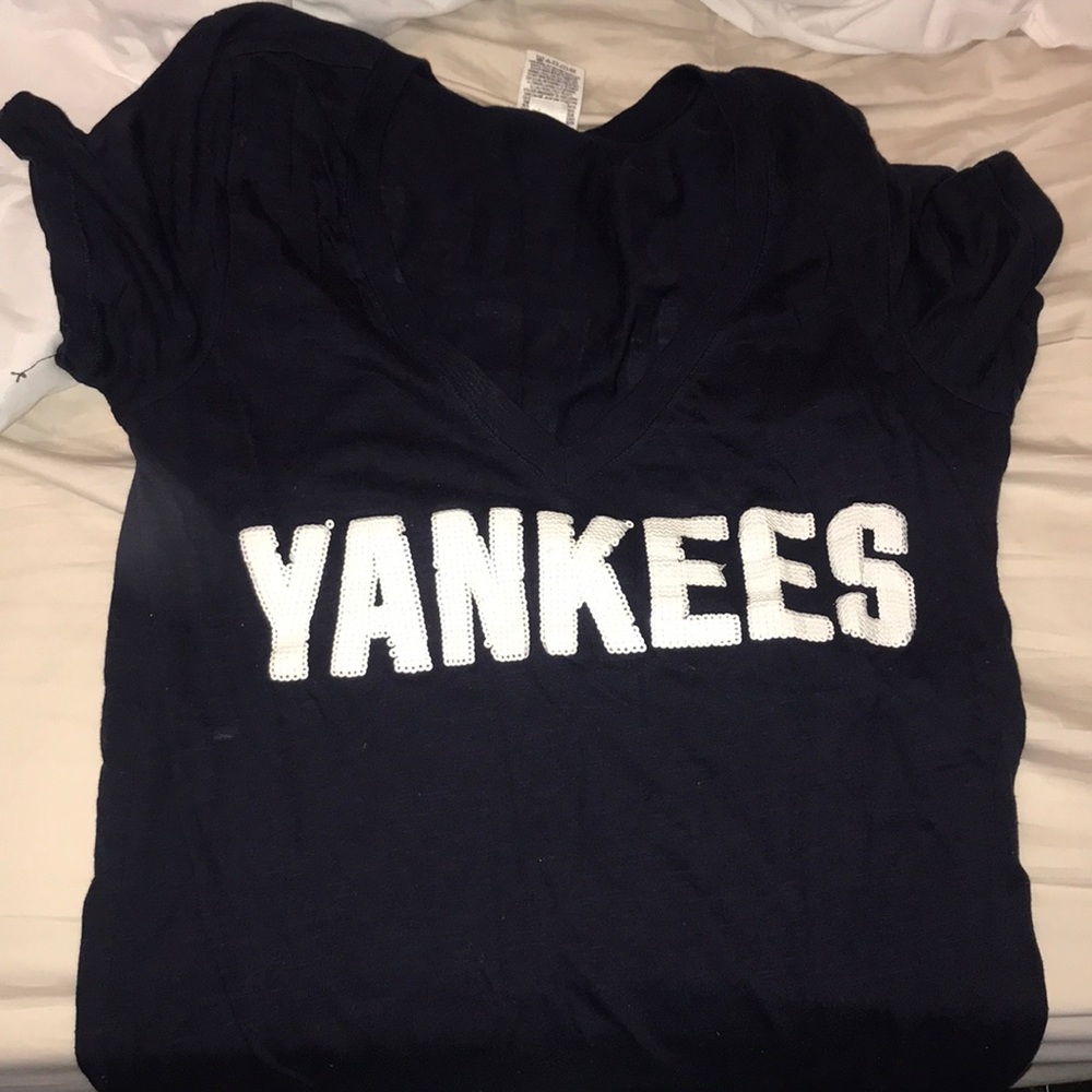PINK VS yankees tshirt